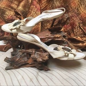 Oscar de la Renta Kitten Heel Slingback Sandal Embellished Fringe Ivory 7.5 37.5